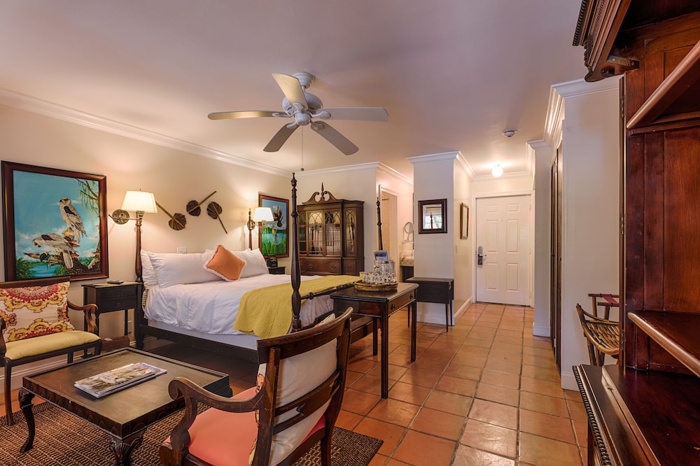 The Caribbean Court Boutique Hotel 53/83