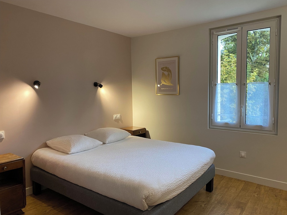 HOSTELLERIE DU CLOS PITE 11/56