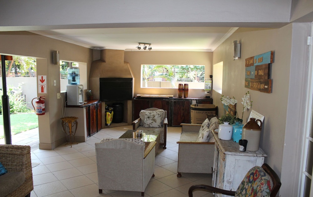 Four Seasons Guesthouse 13/15