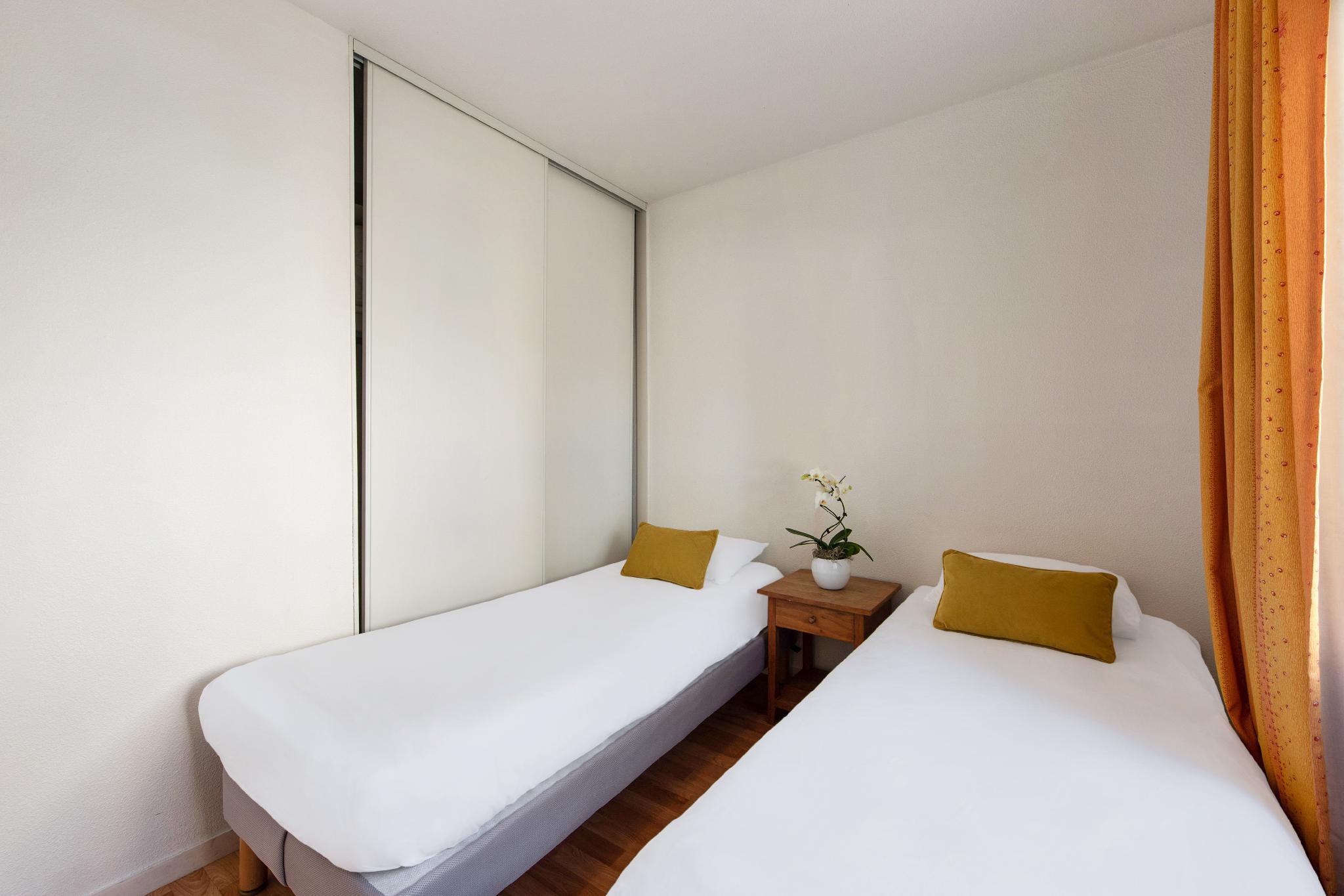 1 BEDROOM, APARTMENT
