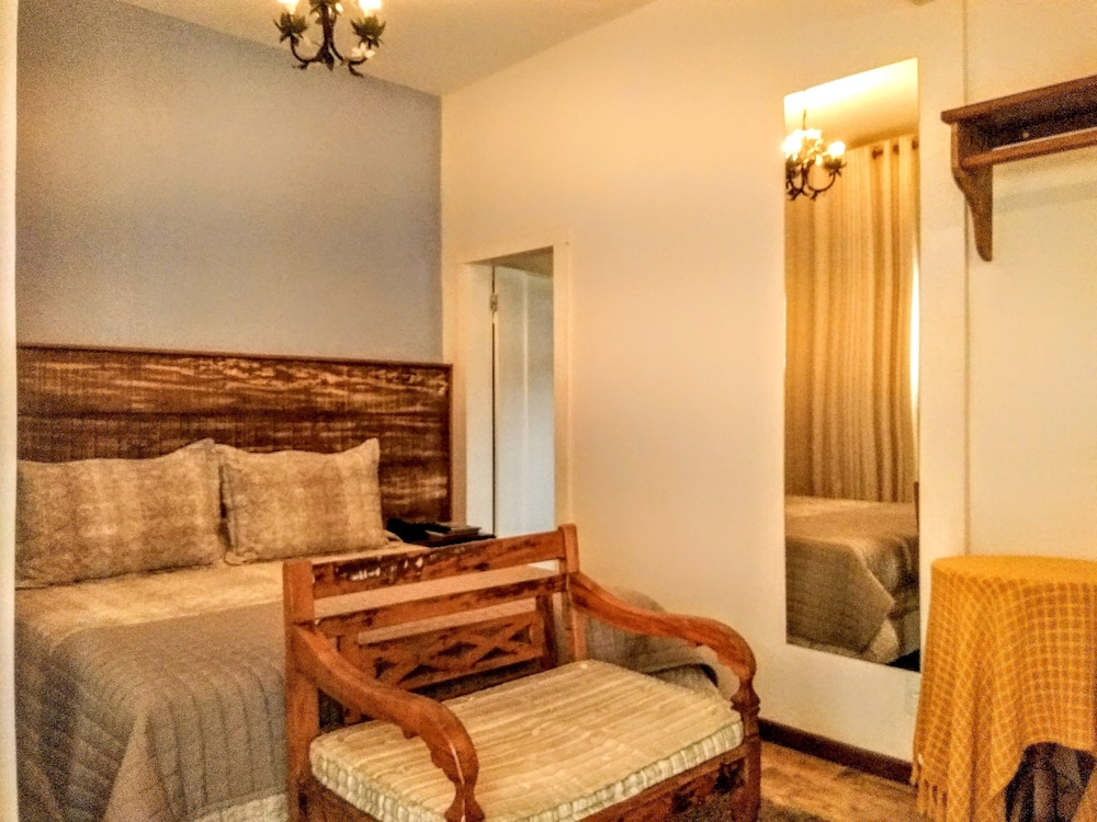 Pousada Villa Alferes 58/77