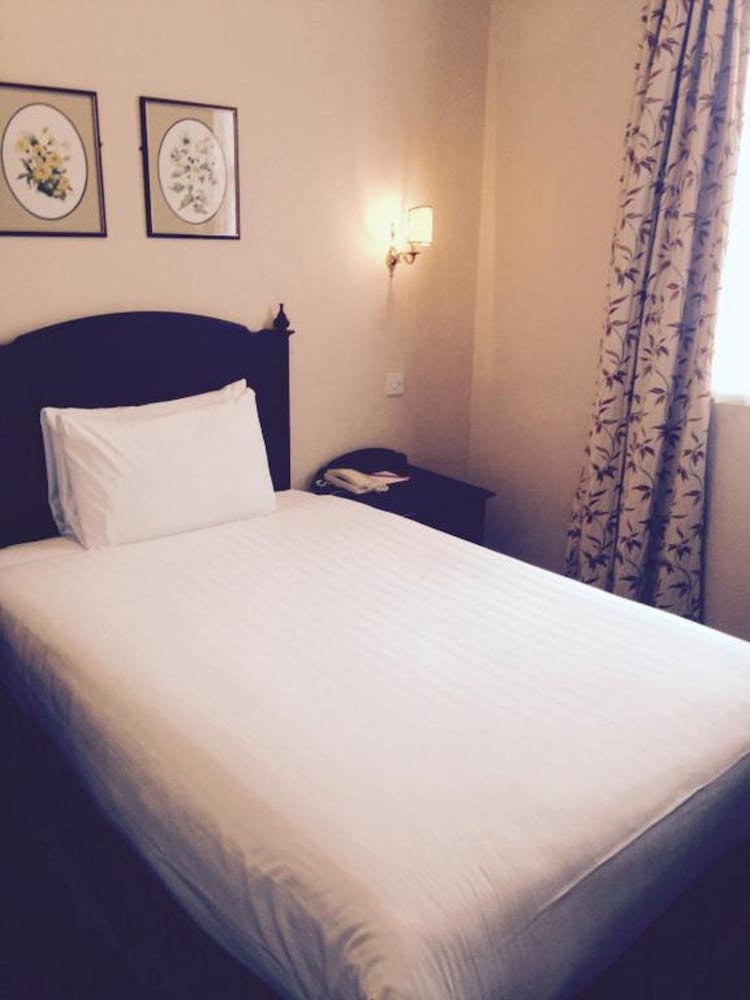 Best Western Salisbury Red Lion Hotel 7/67