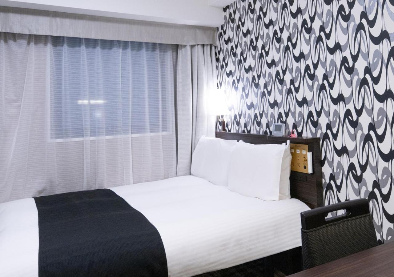 ROOM, SINGLE, DOUBLE BED
