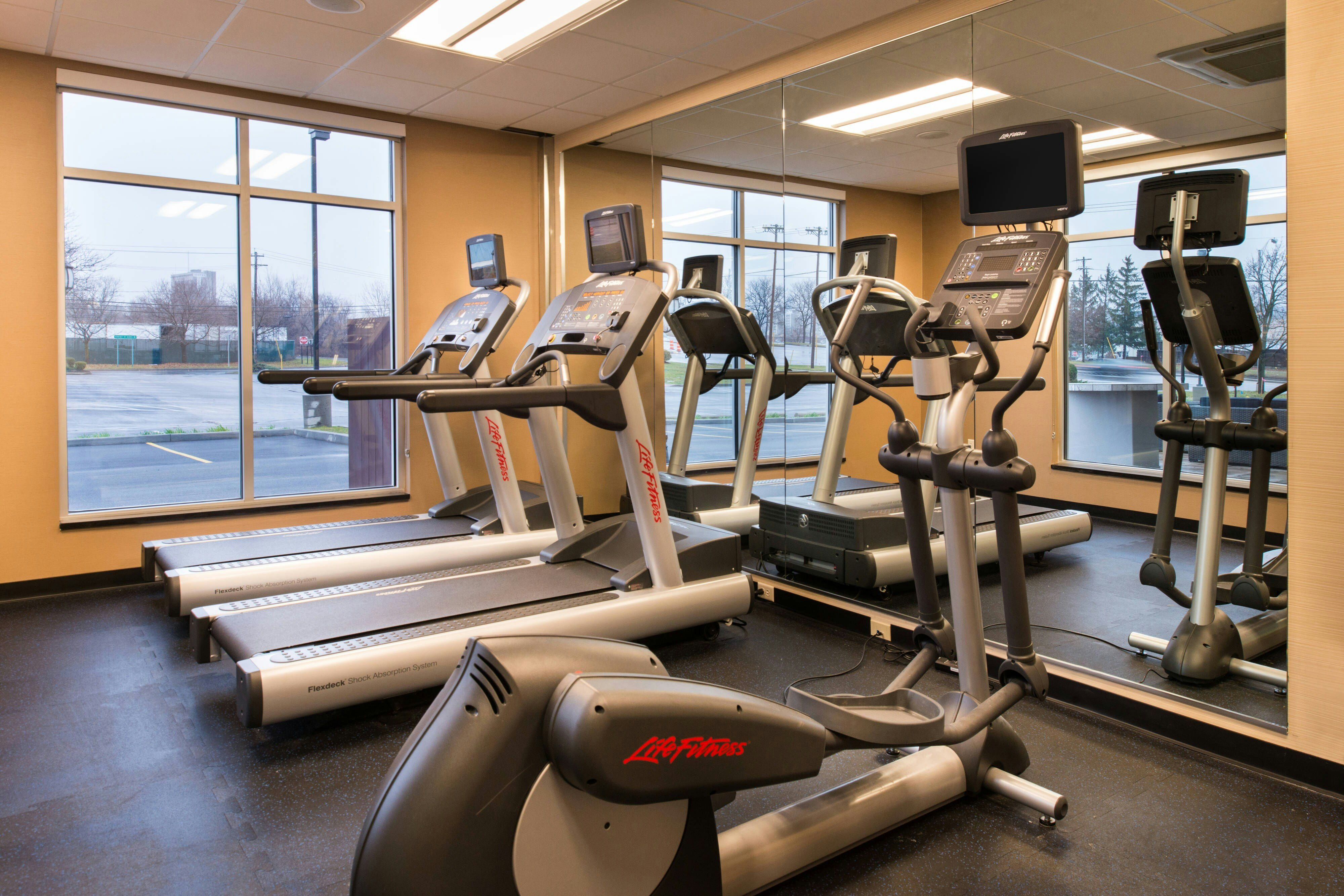 Fairfield Inn Suites Utica 24/47