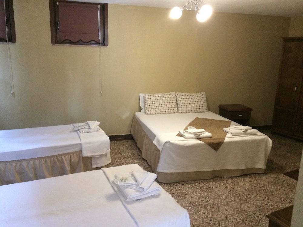 Hayriye Hanim Ege Hotel 15/35
