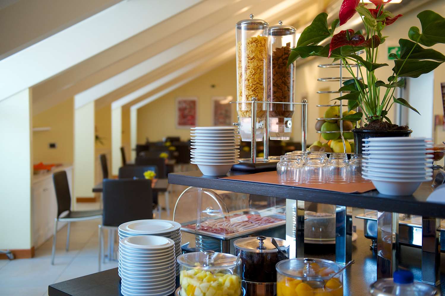 Best Western Crystal Palace Hotel 53/55
