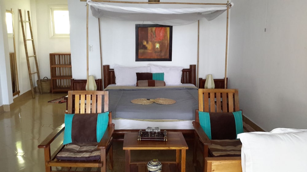 Bamboo Cottages 23/73