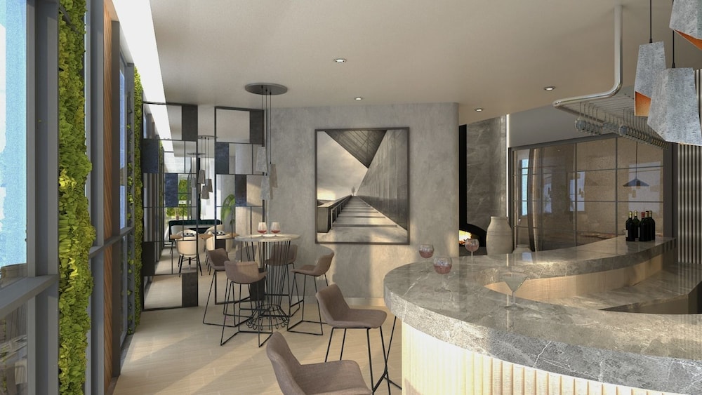 Lalila Blue Suites 36/73