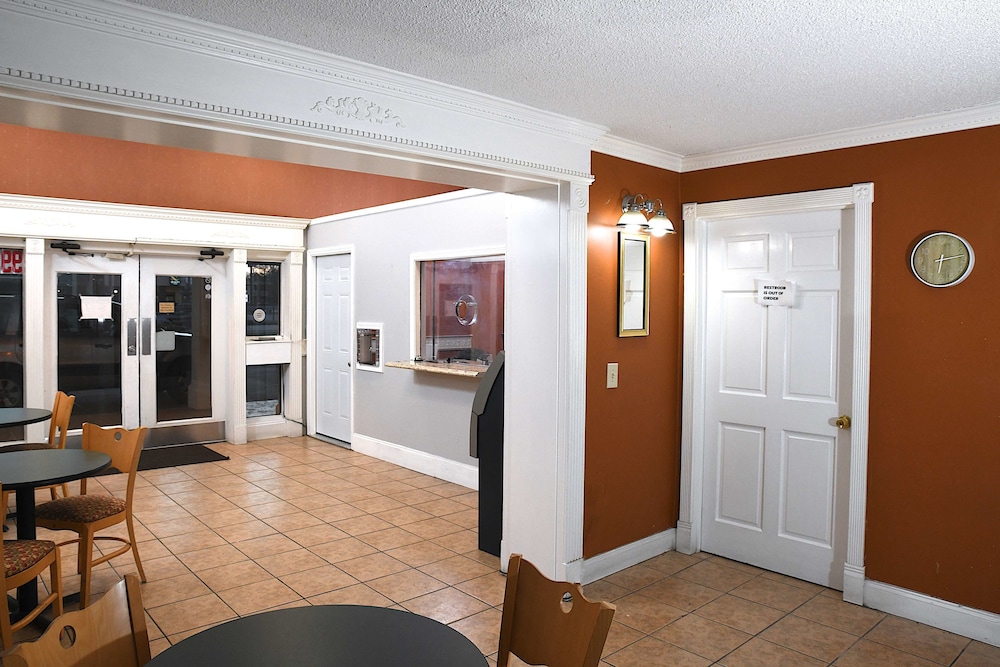 Regency Inn 13/17
