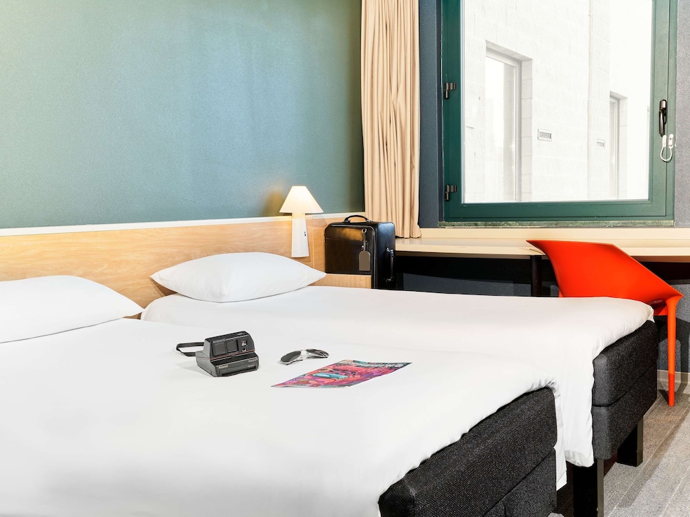 IBIS FIRENZE PRATO EST 28/73