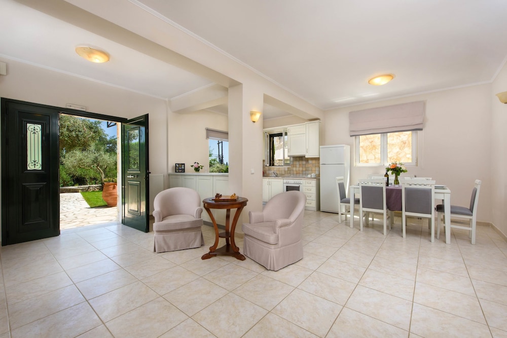 Villa Lemonia 27/50