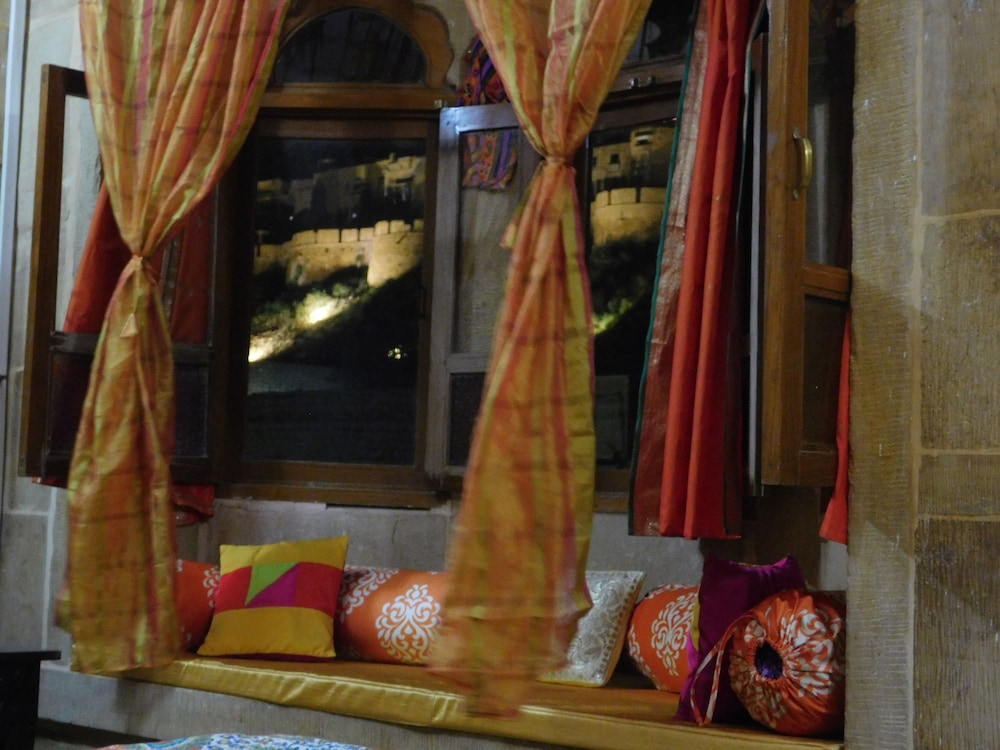 Hotel Shahi Palace 54/63