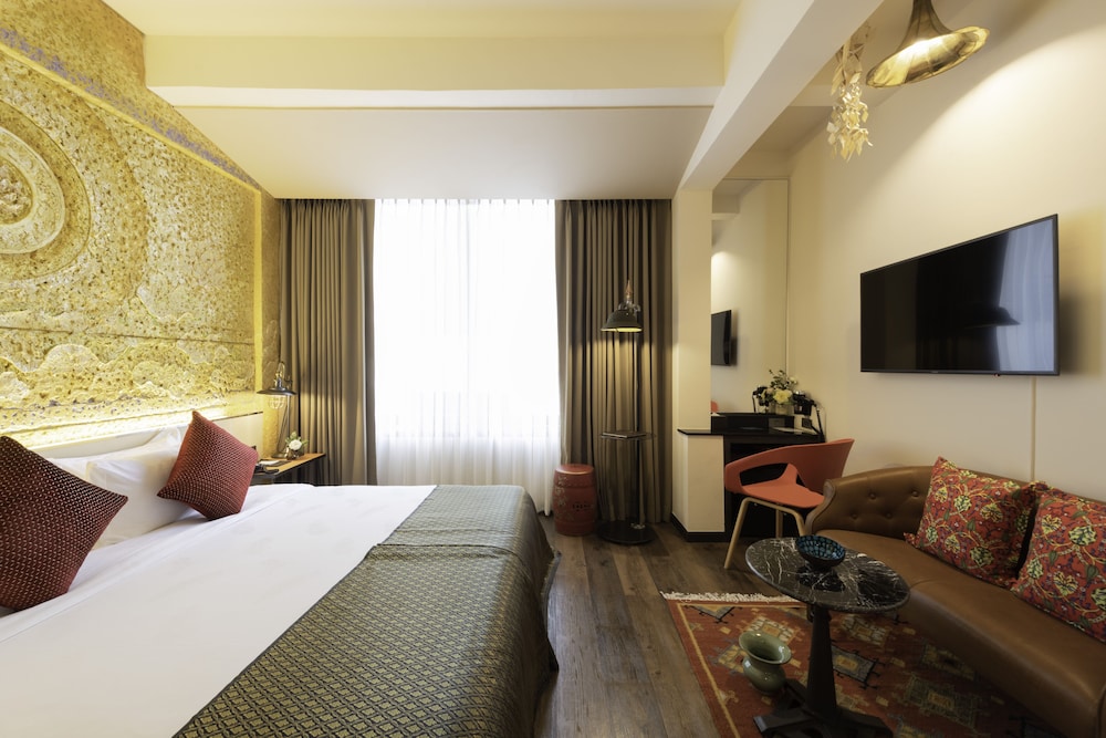 Dhevi Bangkok Hotel 11/40