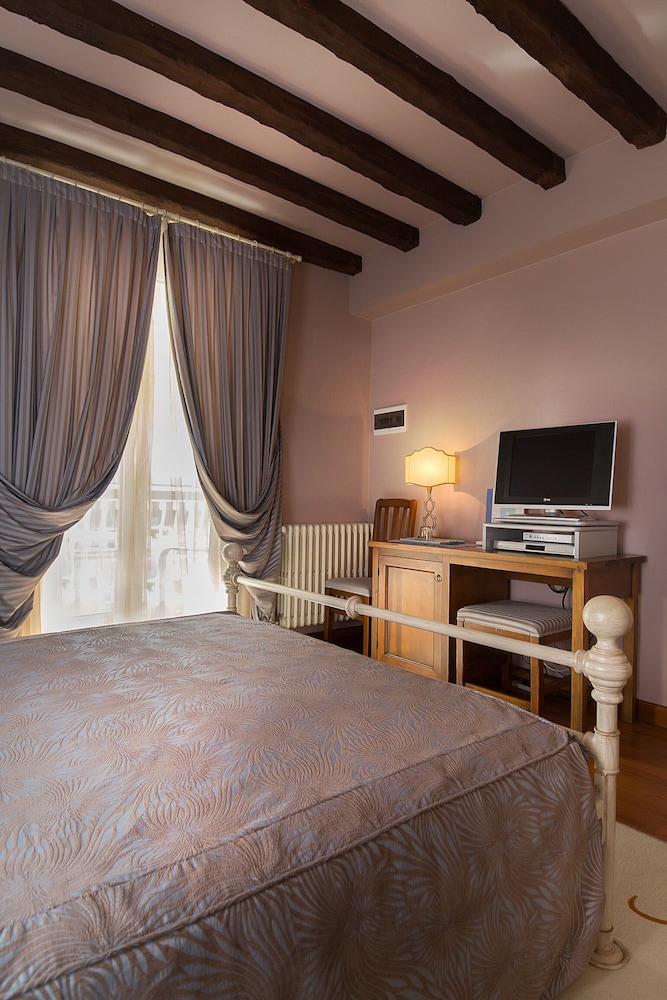 SUPERIOR, DOUBLE BED, BALCONY