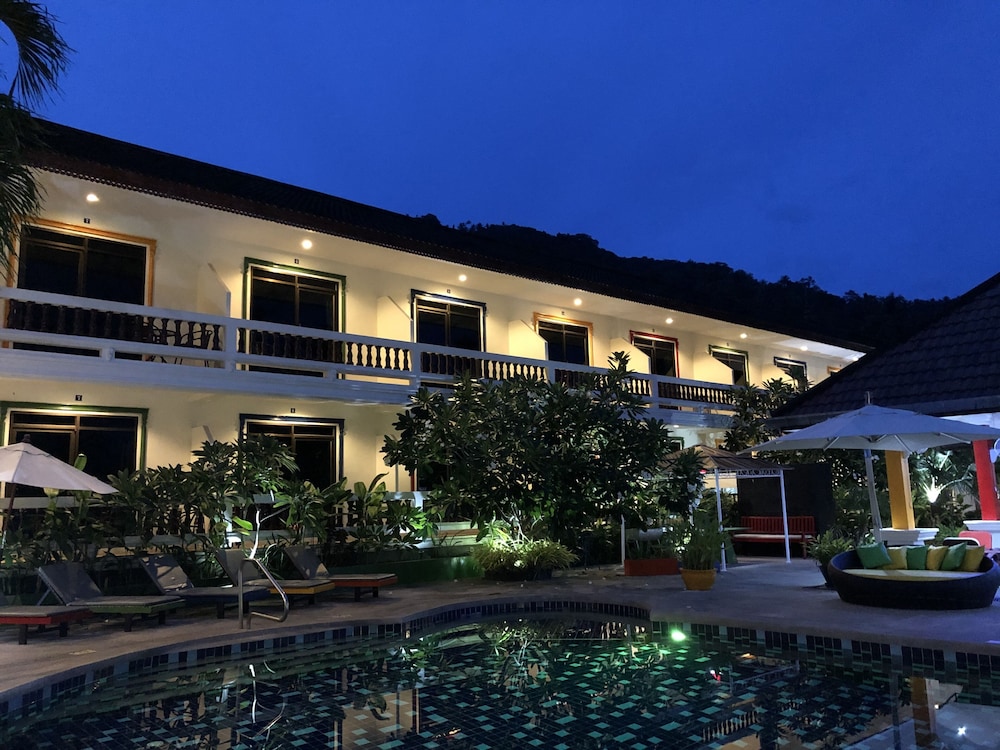 Tropical Palm Resort and Spa 3/31