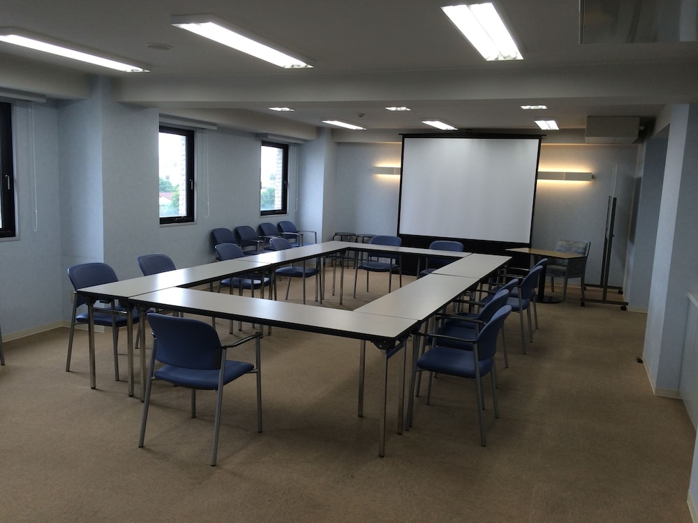 Hotel Crown Hills Takaoka 42/44