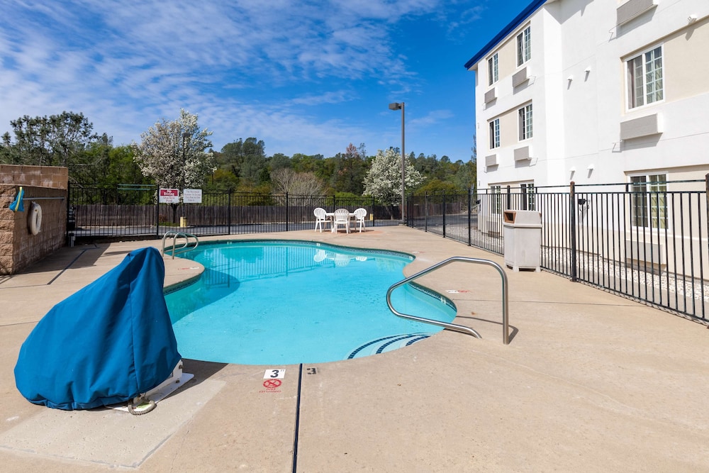 Motel6 Auburn, CA 53/60