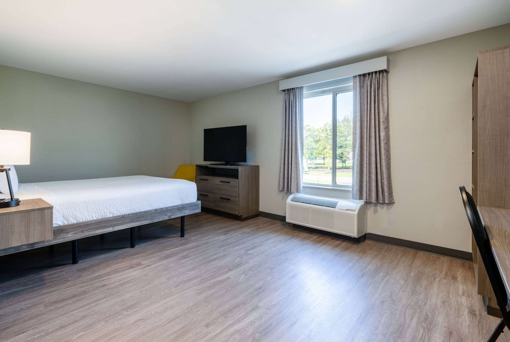 ECHO Suites Extended Stay by Wyndham Johnson City Medical CR 16/69