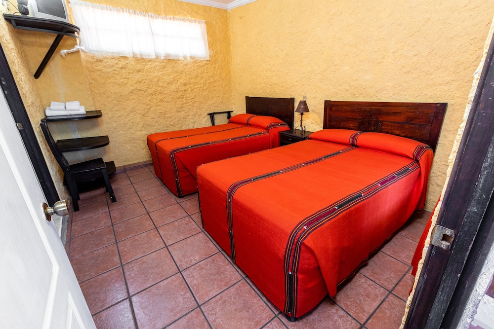 BASIC, 2 DOUBLE BEDS