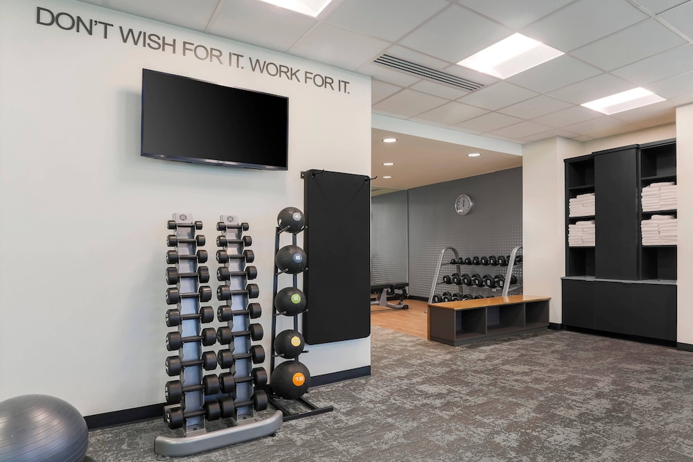 Fairfield Inn & Suites by Marriott Cape Coral/North Fort Myers 25/46