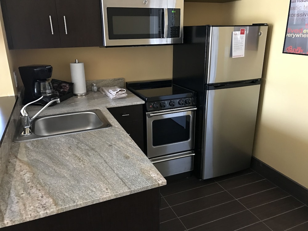 TownePlace Suites by Marriott New Hartford 45/48