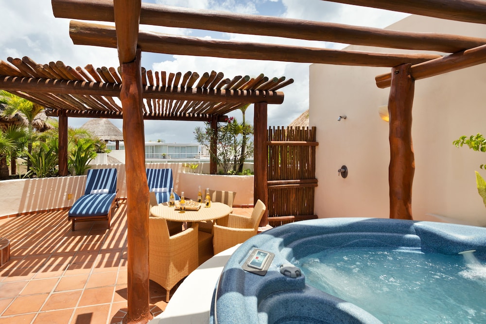 Porto Playa Condo Hotel And Beachclub 18/50