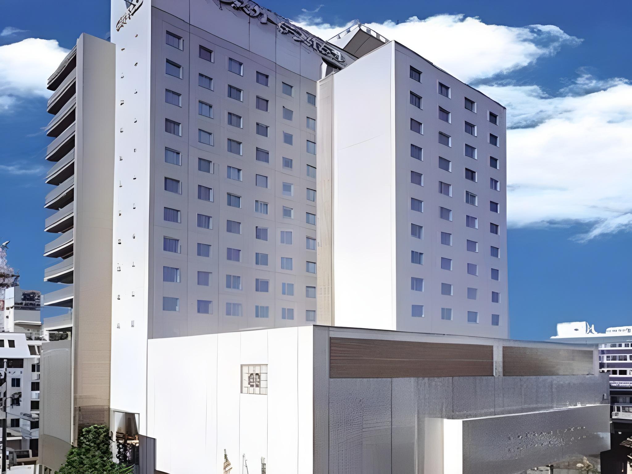 Cypress Garden Hotel 2/48