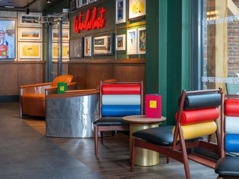 Ibis Styles London Gatwick Airport 46/64