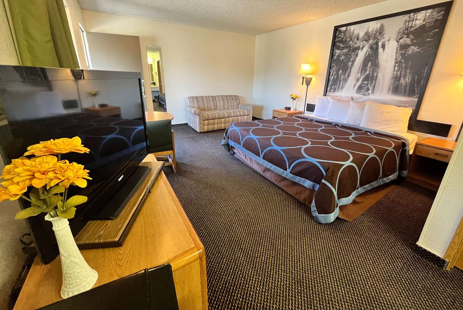 Super 8 by Wyndham Red Bluff 6/11