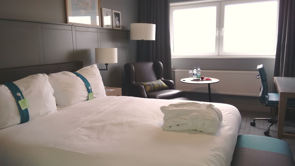 HOLIDAY INN EDINBURGH 11/80
