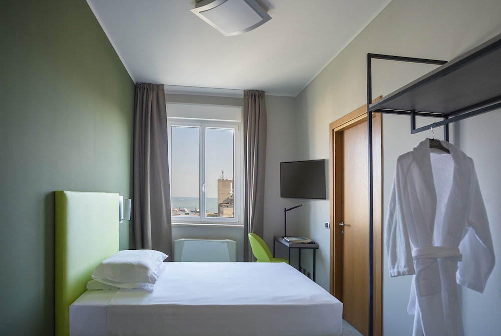 ECONOMY, DOUBLE BED