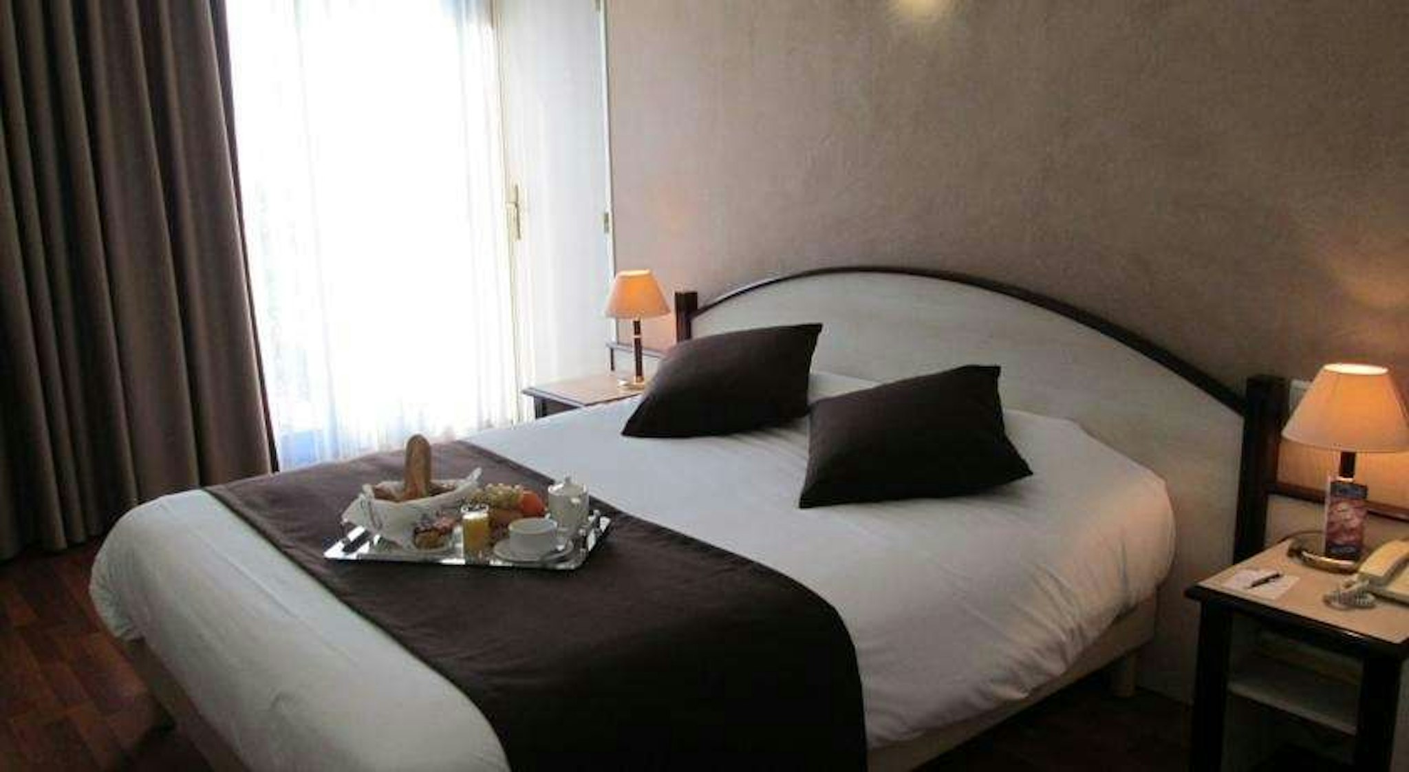 Ariane Hotel 8/40