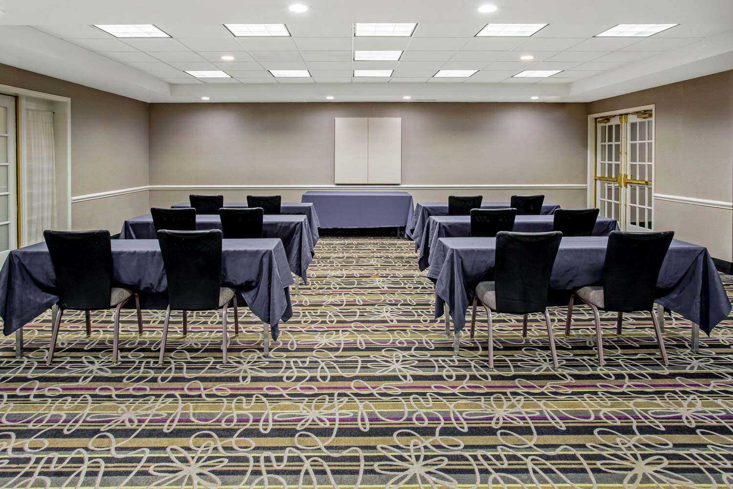 La Quinta Inn And Suites By Wyndham Tucson Airport 35/47