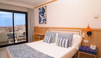 Urban, Double and Twin Beds, Balcony