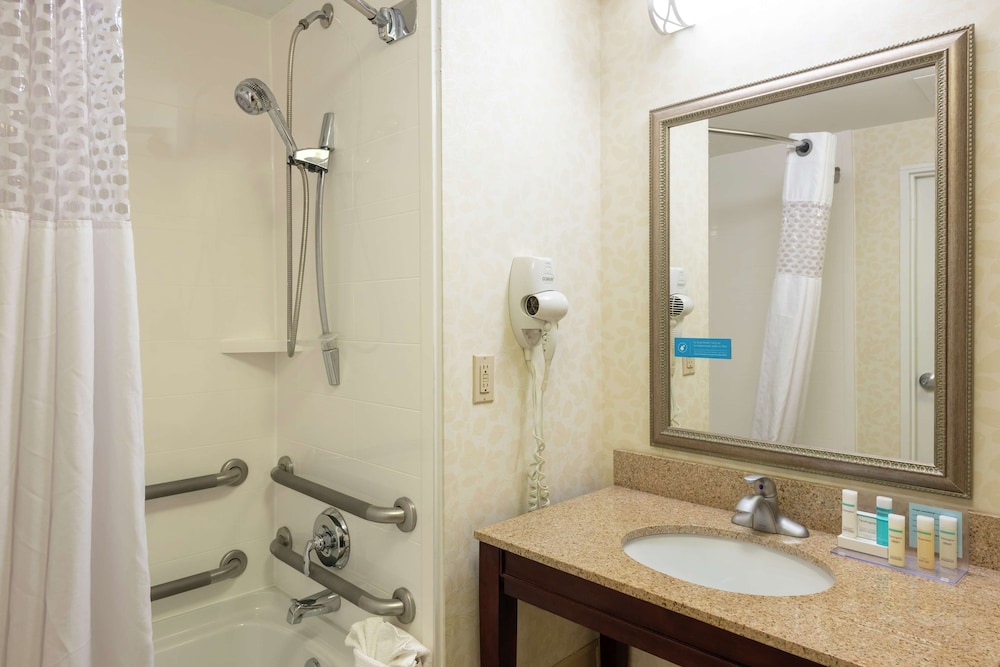 Hampton Inn Indianapolis Downtown Across From Circle Centre 32/75