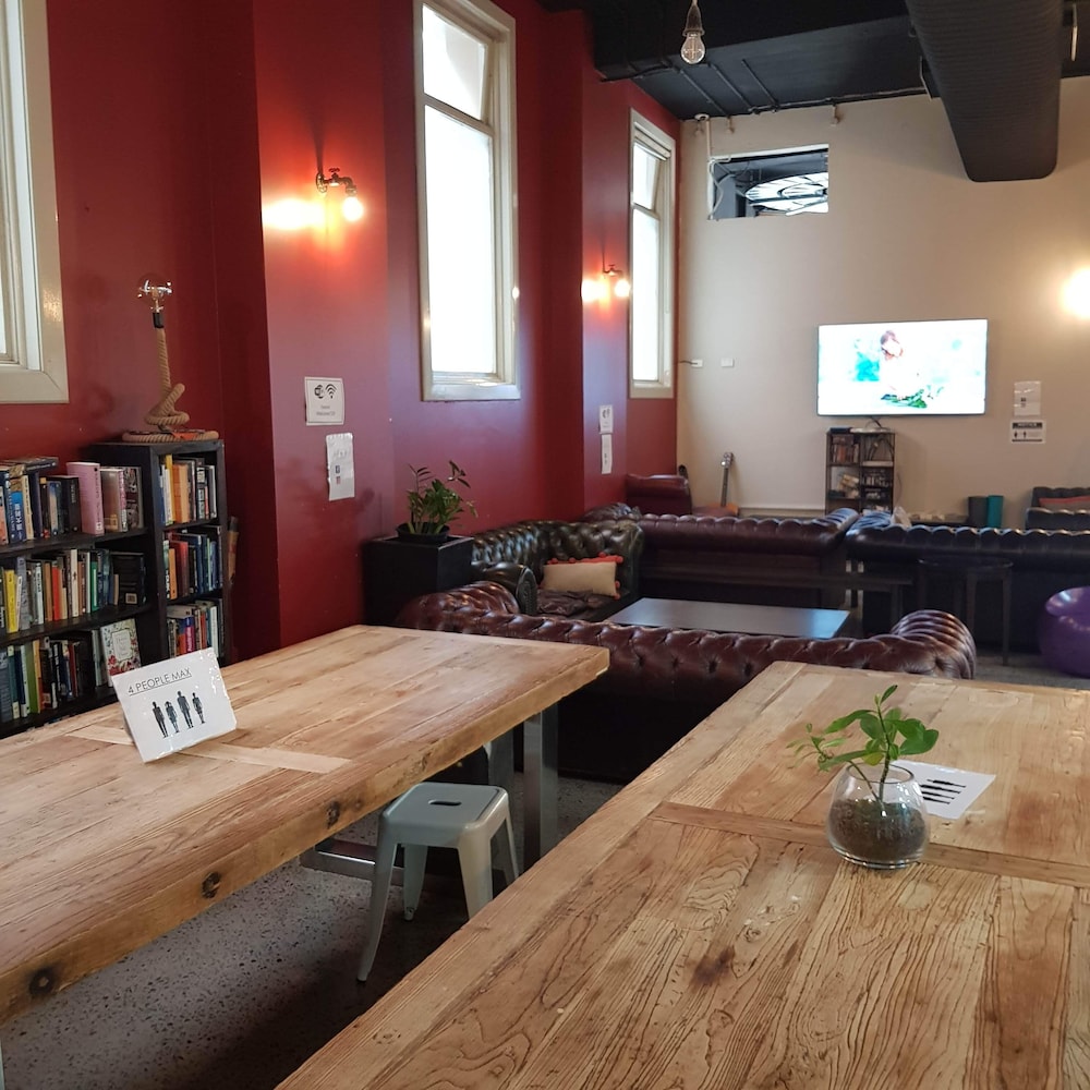 Big Backpackers Hostel 32/47