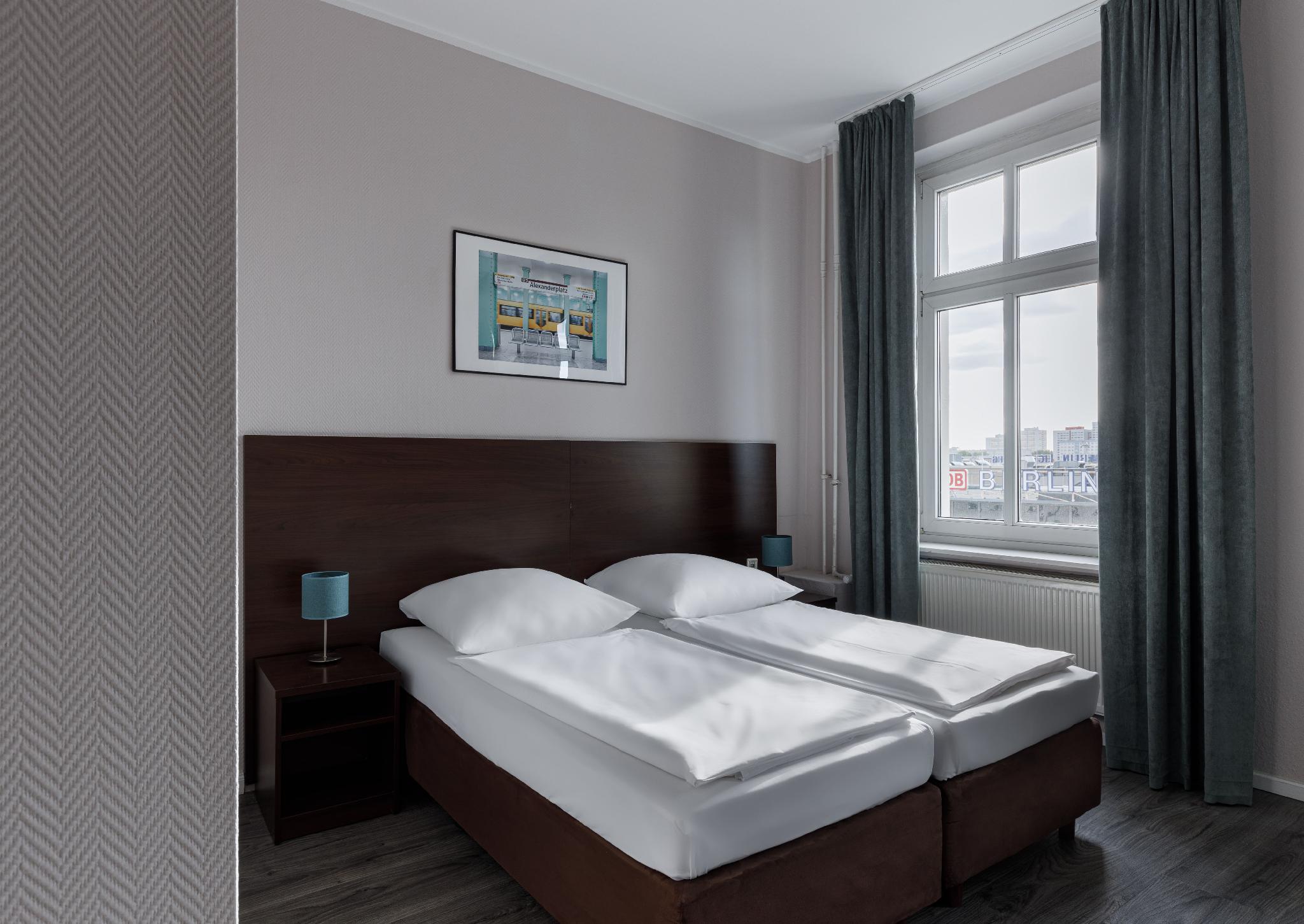 Room, Double or Twin Bed