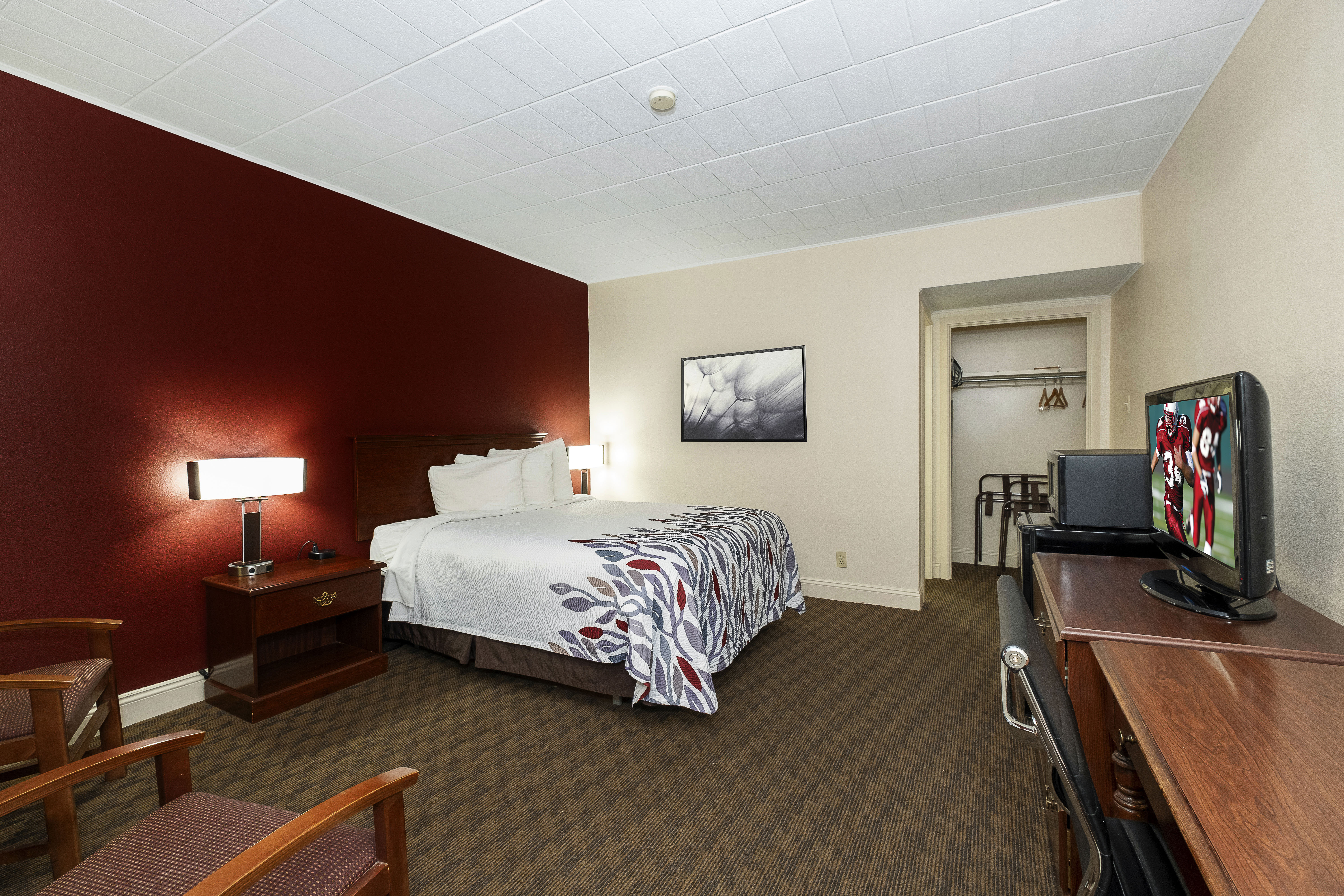 Red Roof Inn Suites Hazleton 14/39
