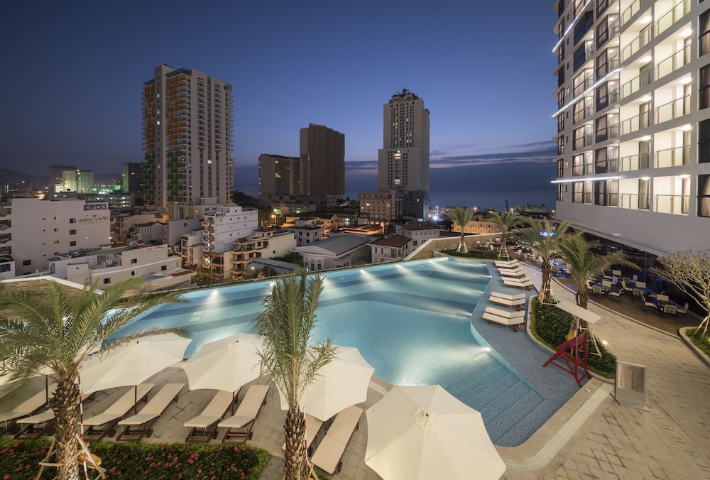 Vinpearl Empire Nha Trang, Affiliated by Melia 11/73