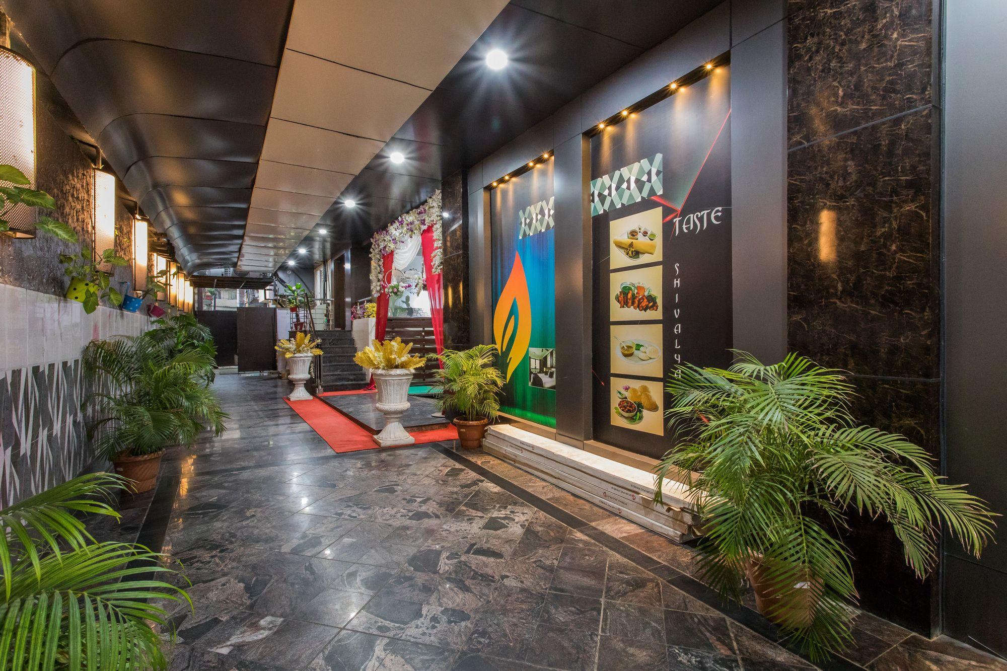 Super Townhouse Divya Palace 67/69