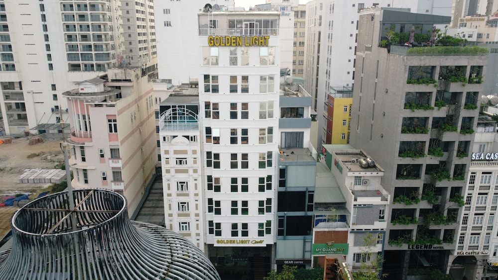 Golden Light Hotel 3/51