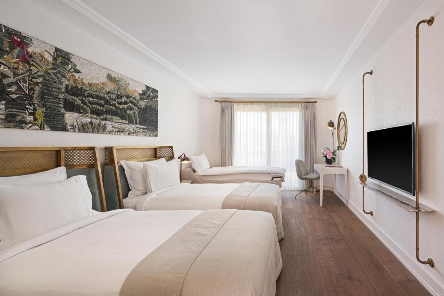 Comfort, Twin Beds, Land View