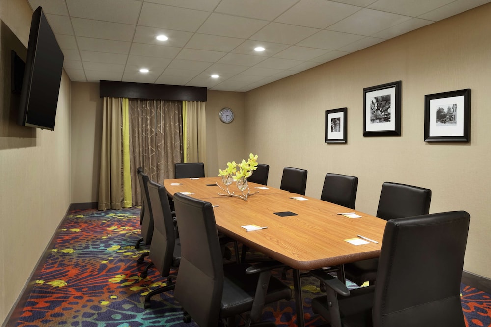 Hampton Inn & Suites St. Louis/Alton Il 28/34