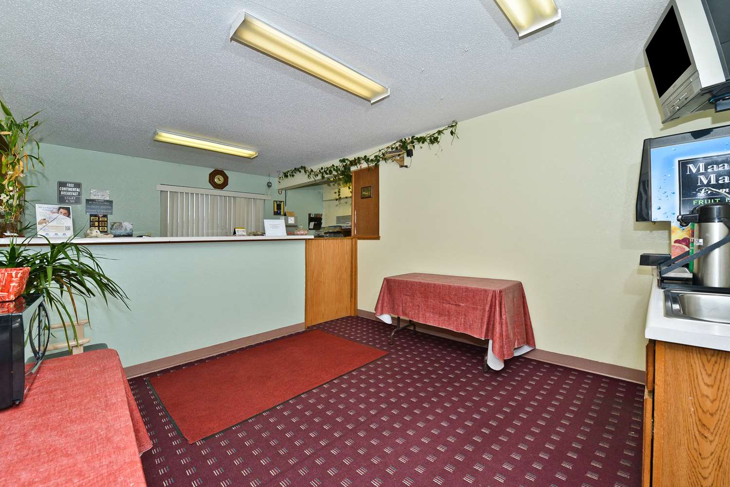 Americas Best Value Inn Champaign 4/8
