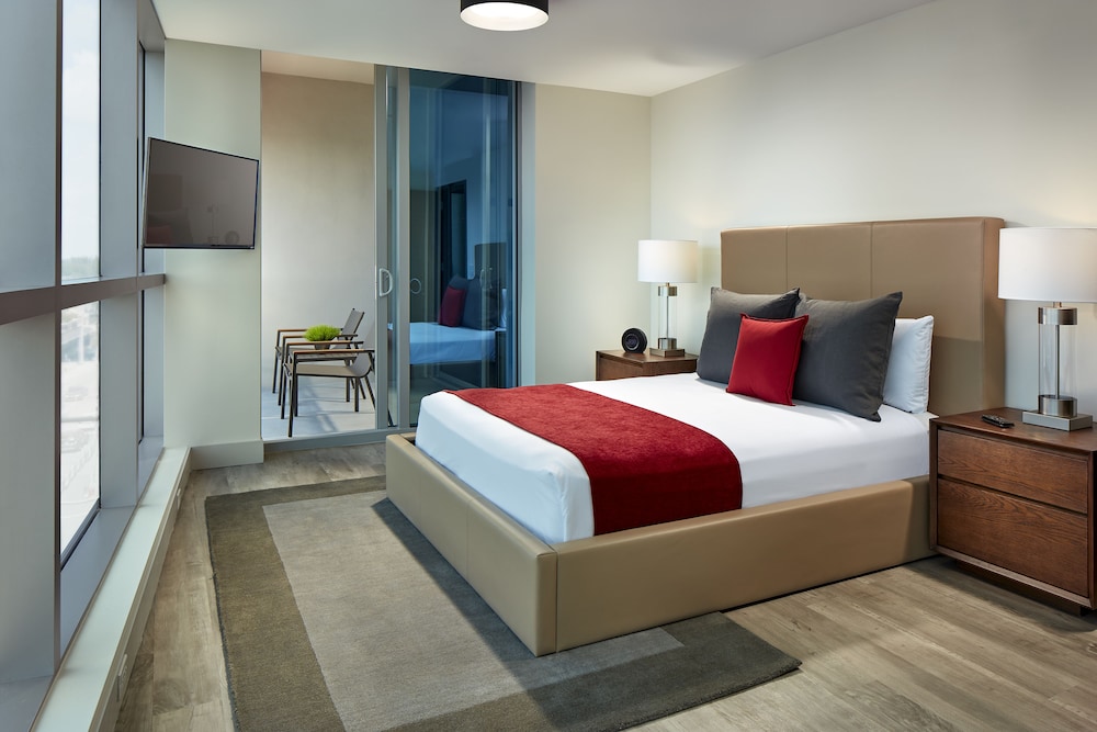 COSTA HOLLYWOOD BEACH RESORT 30/72