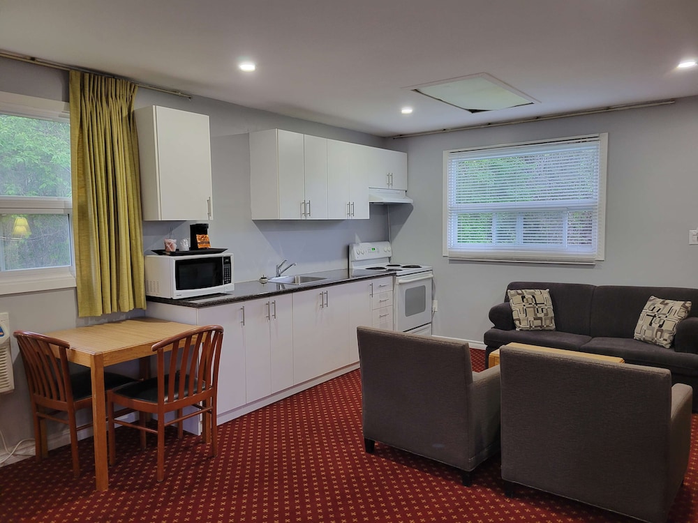 Knights Inn Cobourg 22/47
