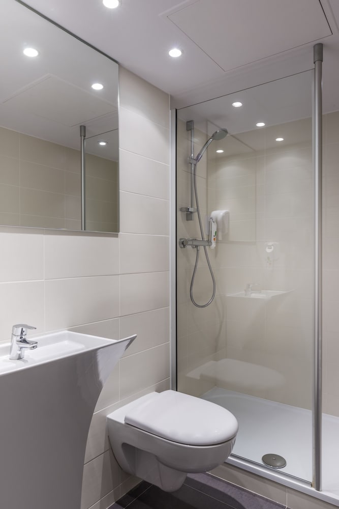 Ibis Styles Paris Eiffel Cambronne Hotel 12/58