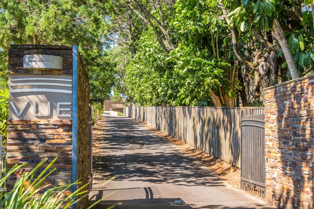 The Oasis Apartments and Treetop Houses 44/47