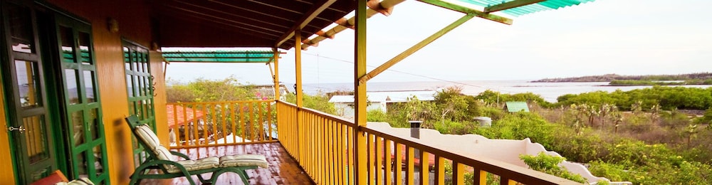 Galapagos Chalet 4/57
