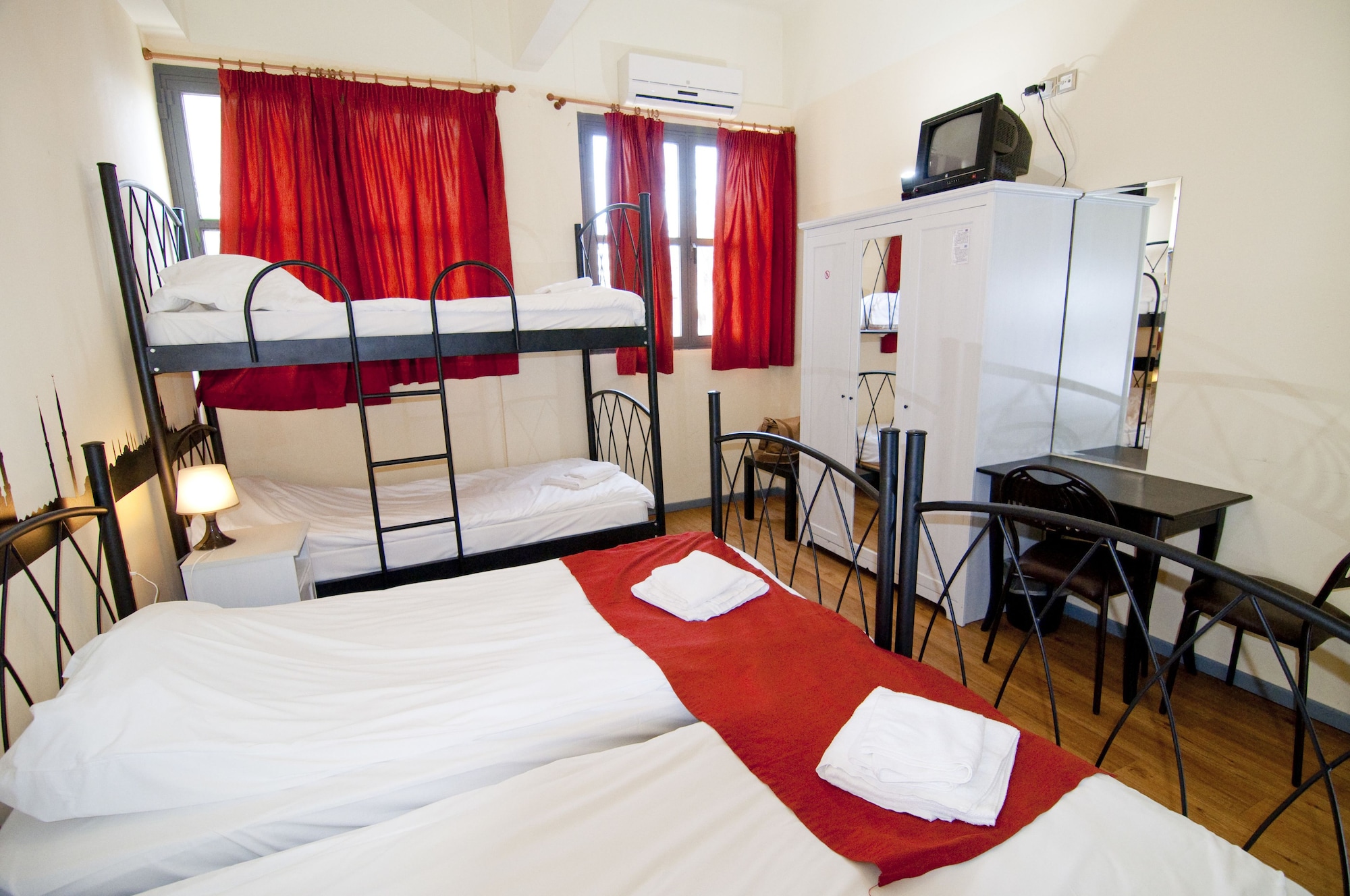 ROOM, TRIPLE